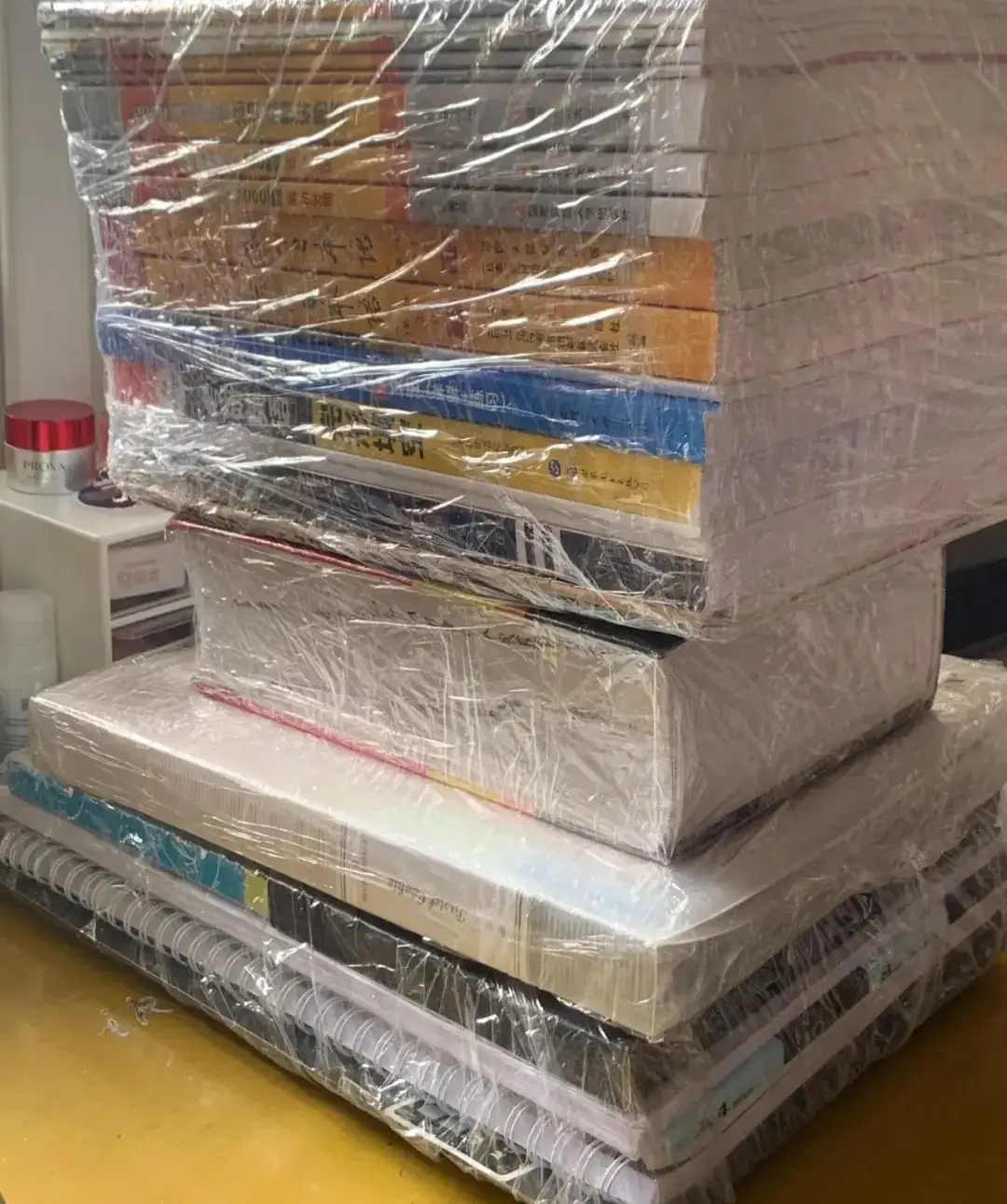 旅行收纳方法_搬家打包技巧_电脑放入电脑包示范