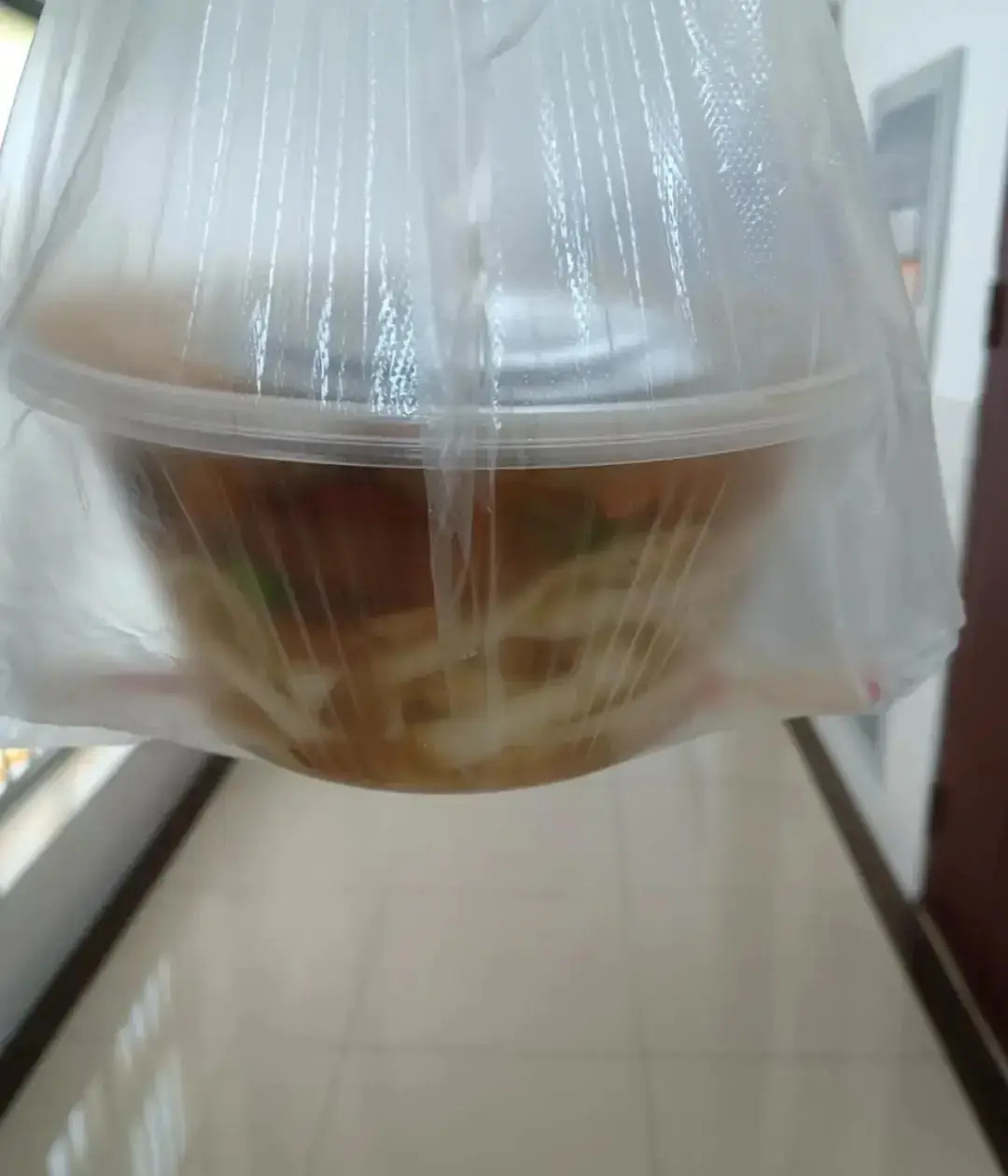 搬家打包技巧_电脑放入电脑包示范_旅行收纳方法