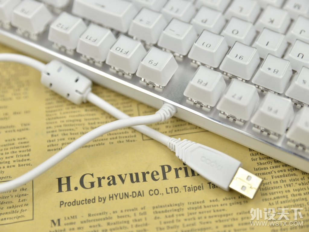 雷柏v500s冰晶版怎么样_雷柏V500 RGB冰晶版幻彩背光机械键盘_雷柏V500 RGB冰晶版红轴机械键盘评测