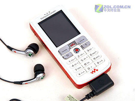 绝非简单改变 评索爱W700c三大生存优势