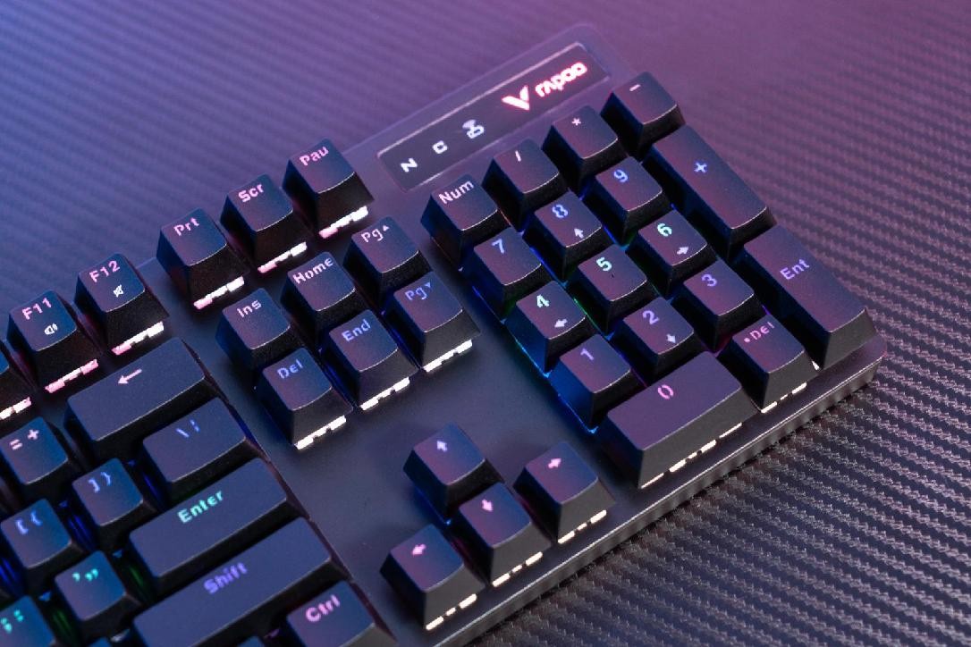 雷柏无线电竞外设套装_VT960赛博朋克版无线游戏鼠标评测_雷柏v500s冰晶版怎么样