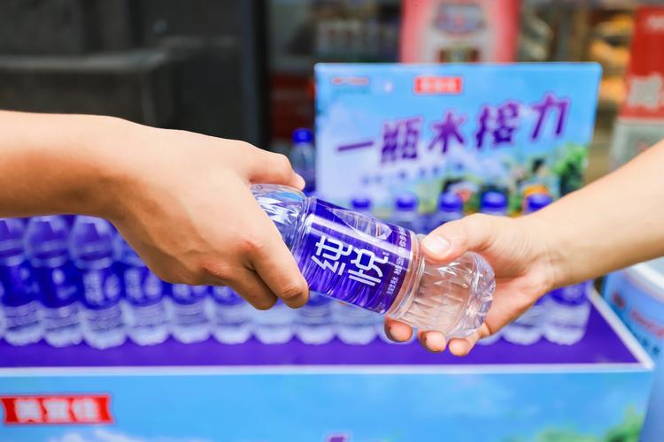 一瓶水接力公益活动_可口可乐赞助过什么活动_合肥太古可口可乐爱心接力