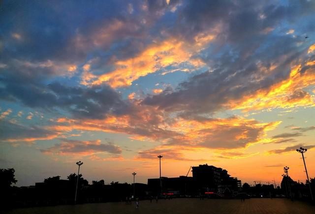 写给年轻人的投资理财书_读实用的书赚钱_不上班读书赚钱