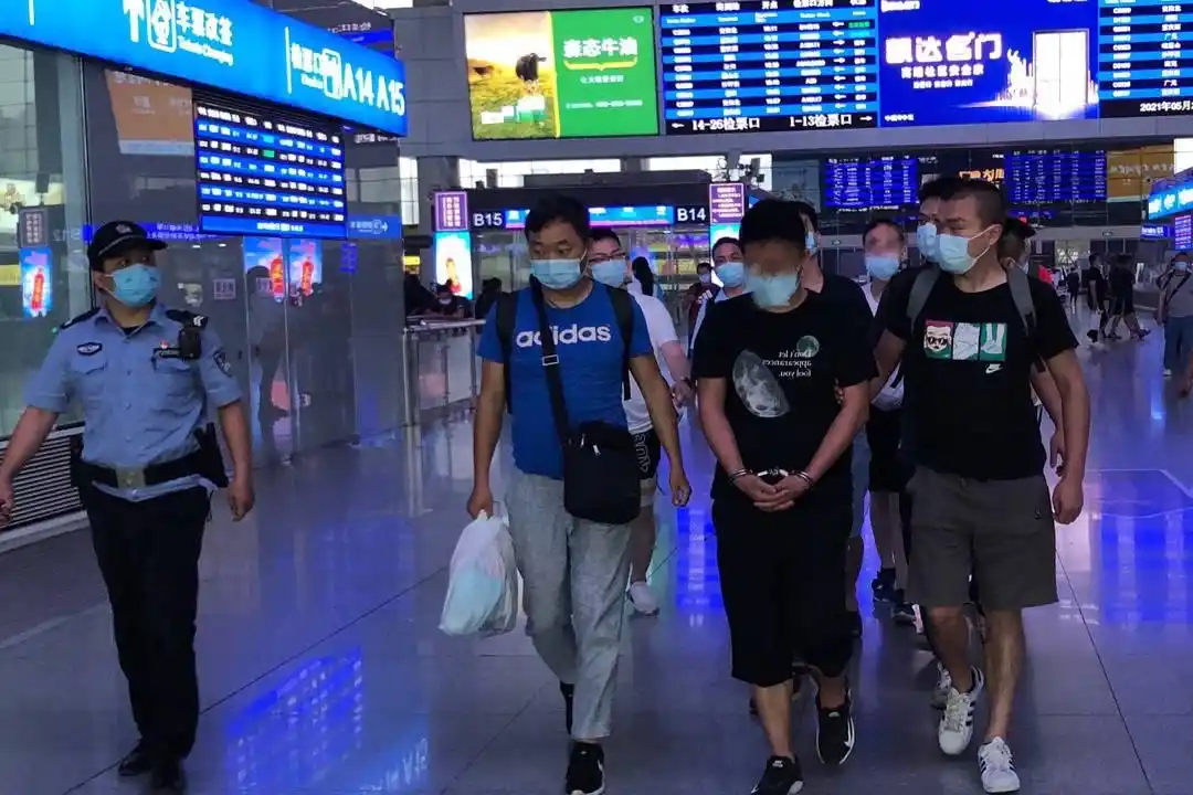 虚假股票APP诈骗_股票配资诈骗 对赌_10倍配资股票骗局